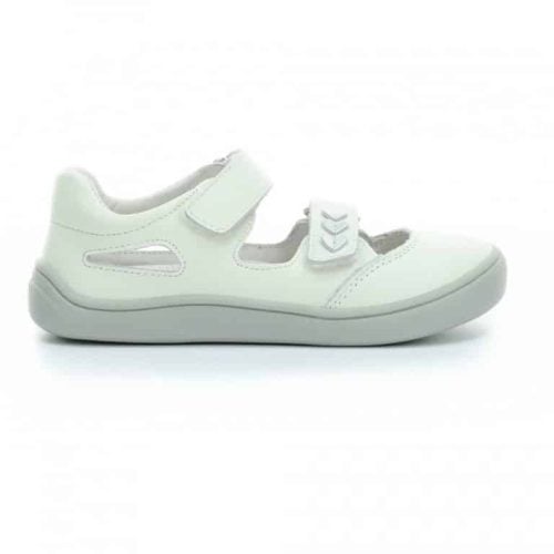 PROTETIKA Tery White са детски боси сандали от естествена кожа. Това е чисто нов модел за 2023 г., с нова подметка и подобрени характеристики.