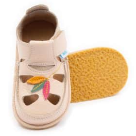 Детски боси сандали DODO Tulip внимателно ръчно изработени от мека първокласна кожа с гъвкава подметка от естествен каучук, изключително леки.