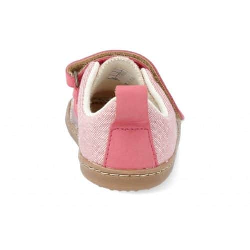 Детски платнени боси обувки на чешкия производител Pegres са подходящи за пролетта и лятото.Моделът е с голямо пространство в пръстите.