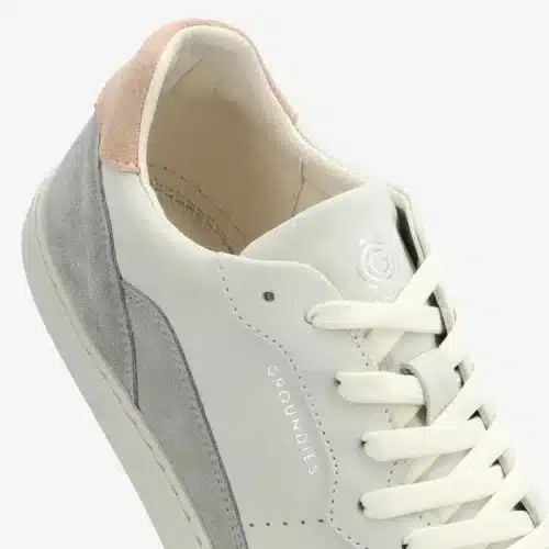 Фина комбинация от цветове и детайлна изработка, това са новите маратонки Groundies - Nova GS1. Носете нежна красота и изпитайте усещане за свобода.