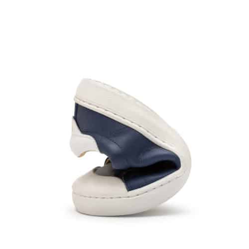 Боси обувки Tip Toey Joey - VOLT - DEEP OCEAN.Обувките Volt са порасналата версия на стила Funky, предназначени да осигурят адекватна опора.