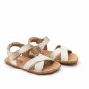 Детски боси сандали Tip Toey Joey - GRIP SHINE Champagne. С диагонални каишки и нежен златист детайл. С велкро закопчаване.