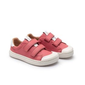 Детски боси обувки Tip Toey Joey - RAMP Coral. С уличен стил, RAMP е идеален за ежедневно носене. Двойните велкро закопчалки се поставят лесно.