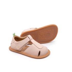 Детски боси сандали Tip Toey Joey - Parky Candy. Класиката на Tip Toey Joey за първите стъпки на бебето от 1 до 3 годин. Затворена пета за стабилност и увереност.