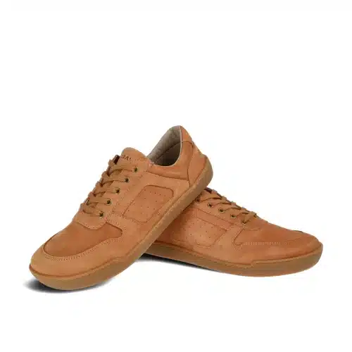 Боси обувки CRAVE LONDON 2.0 CognacТърсите удобни маратонки за града и за спорт? Излезте в CRAVE London, боса версия на класическите велурени маратонки.