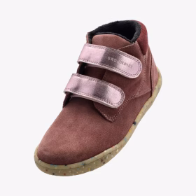 Боси обувки Groundies Nanouk - Розови.Здравей Нанук, идеален си за малки крачета! Тази удобна и здрава боса обувка, изработена от мека велурена кожа.