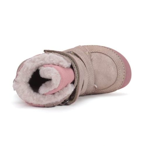 Представяме Ви детските ботушки на DD Step. Естествена кожа, изключително гъвкава подметка. Благодарение на трите велкра лесно и бързо се обуват.