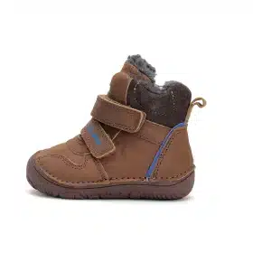 Представяме Ви детските ботушки на DD Step Brown Естествена кожа, изключително гъвкава подметка. Благодарение на двете велкра лесно и бързо се обуват.