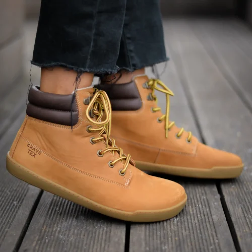 Търсите удобни обувки за града? Температурите падат, затова може да посрещнете Crave Utah Winter. Естествена кожа, гъвкава подметка и пространство при пръстите.