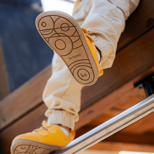 Be Lenka Bounty са детски маратонки за босо краче, които карат малките крачета да се чувстват толкова свободни, сякаш вървят по мека горска пътека.