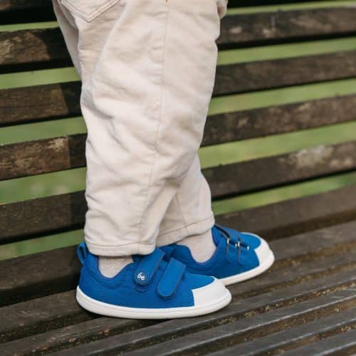 Be Lenka Canvi в светло кафяви цветове са първите текстилни боси маратонки.Създаден за комфорта на вашето дете дори в горещите летни дни.