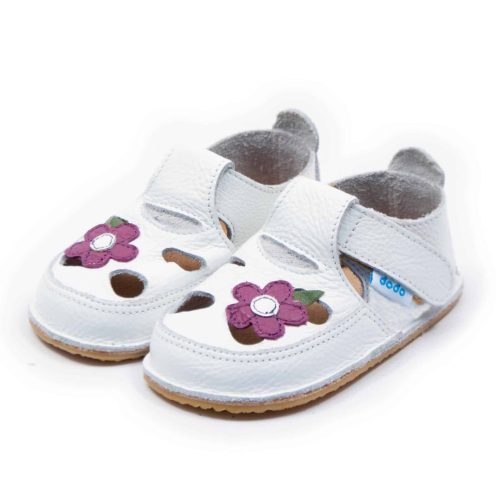 Боси сандали Dodo - White внимателно ръчно изработени от мека първокласна кожа с гъвкава подметка от естествен каучук, изключително леки.