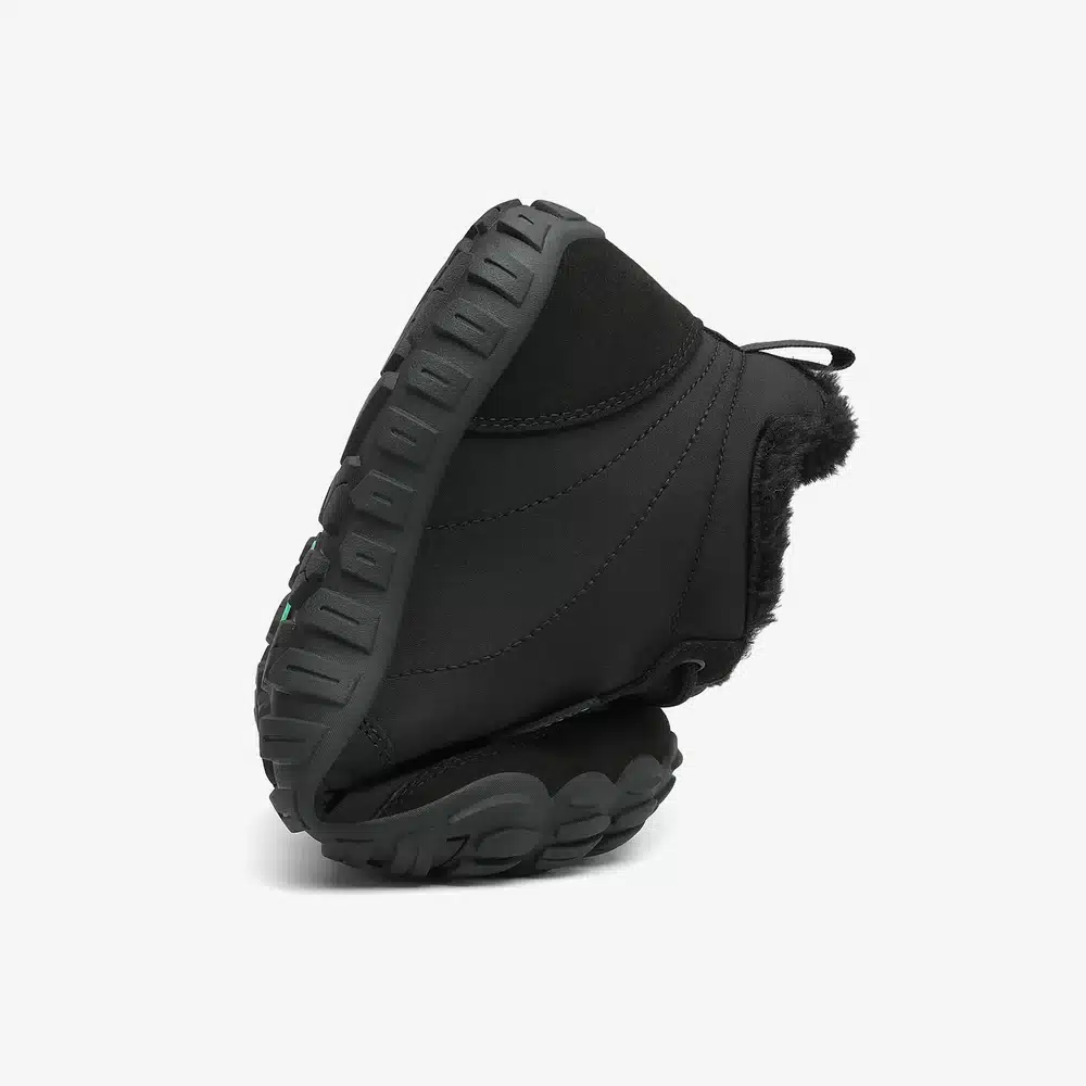 Боси зимни ботуши в черно Saguaro. Петопръстки