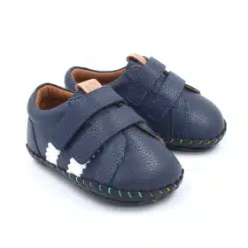 Боси буйки при прохождане в тъмно синьо на латвийската марка Minimus.