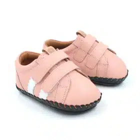 Боси буйки при прохождане в розово на латвийската марка Minimus.