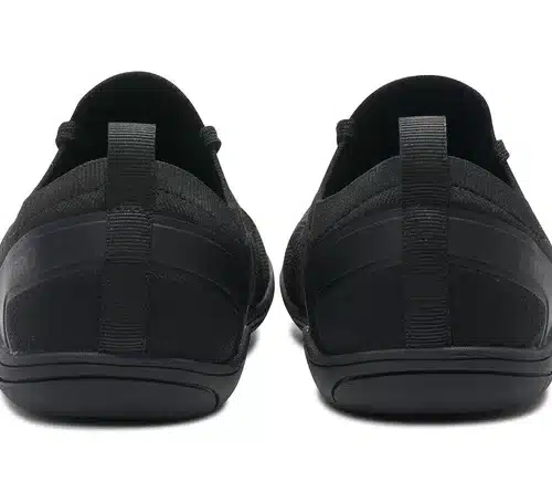 Изключително леки боси маратонки Xero - Nexus Knit в изцяло черно. Подходящи и за тренировки и фитнес.