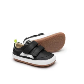 Боси обувки, подходящи за първи стъпки Tip Toey Joey - Landy в черно.