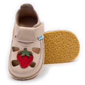 Детски боси сандали от естествена кожа Dodo - бежови с ягодка.