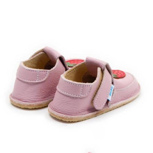 Минималистични обувки (подходящи и за прохождане) Dodo - розови с ягодка.