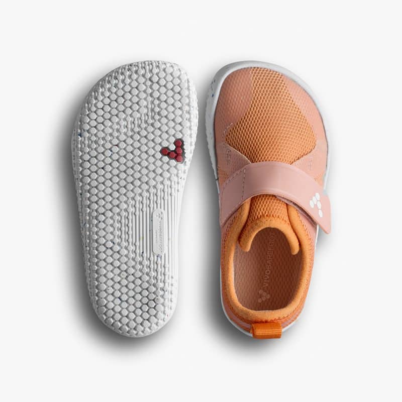 Спортни боси детски маратонки Vivobarefoot - Primus IV в пастелен прасковен цвят.
