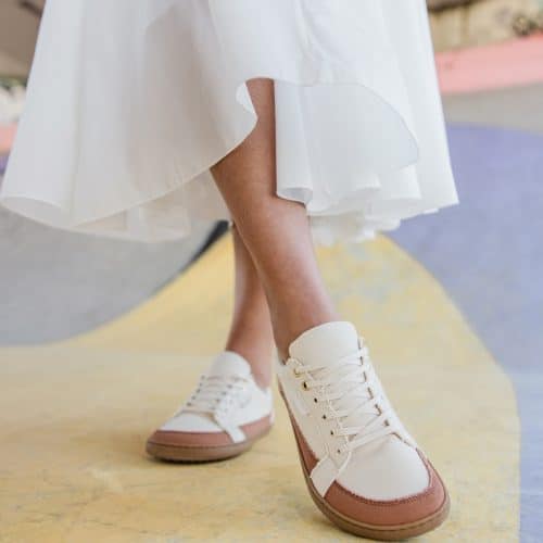 Гъвкави и перфектно дишащи боси обувки Shapen - Vibin в бежов цвят.