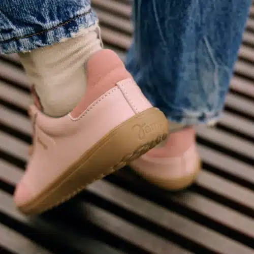 Дамски боси обувки от естествена кожа Jonap - Jampi в розово.