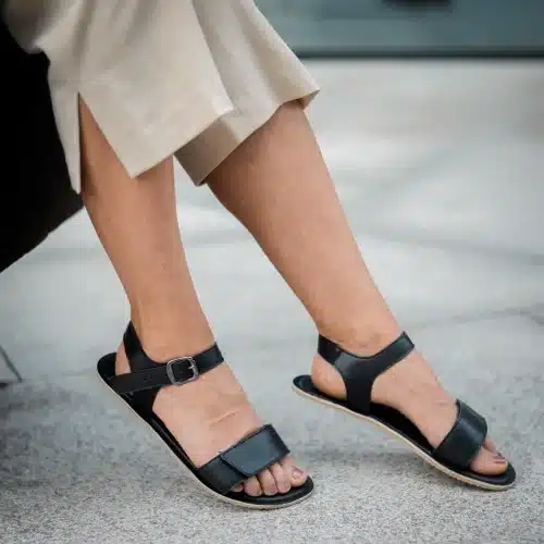 Боси ултралеки сандали от висококачествена италианска кожа Angles - Hestia в черно.