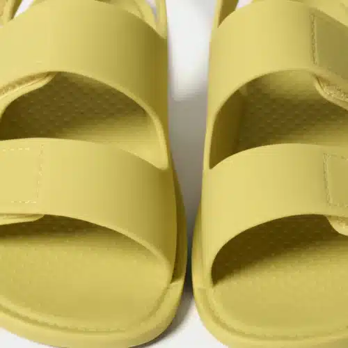 Верният спътник през лятото - детските боси сандали - чехли Muris - Aruba в жълто.