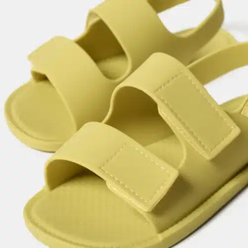 Верният спътник през лятото - детските боси сандали - чехли Muris - Aruba в жълто.